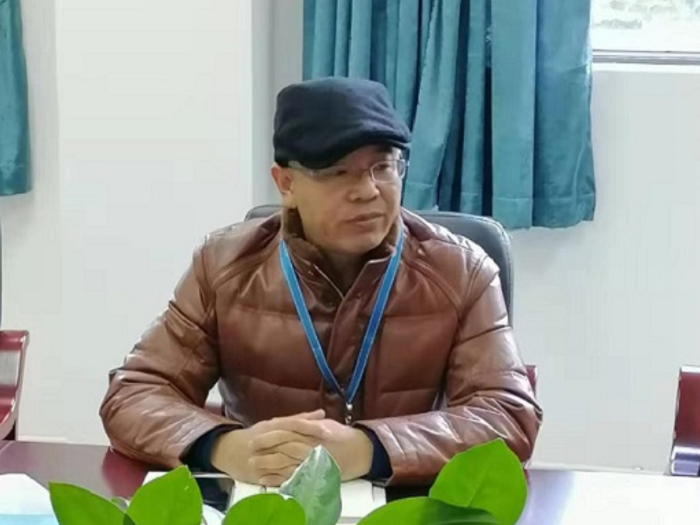 党委书记许从进作分享交流.png