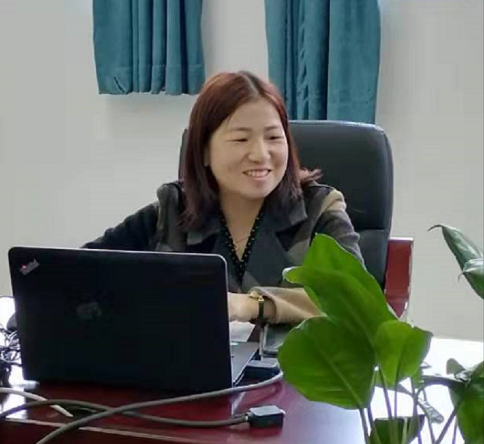学生处负责人做分享交流.png